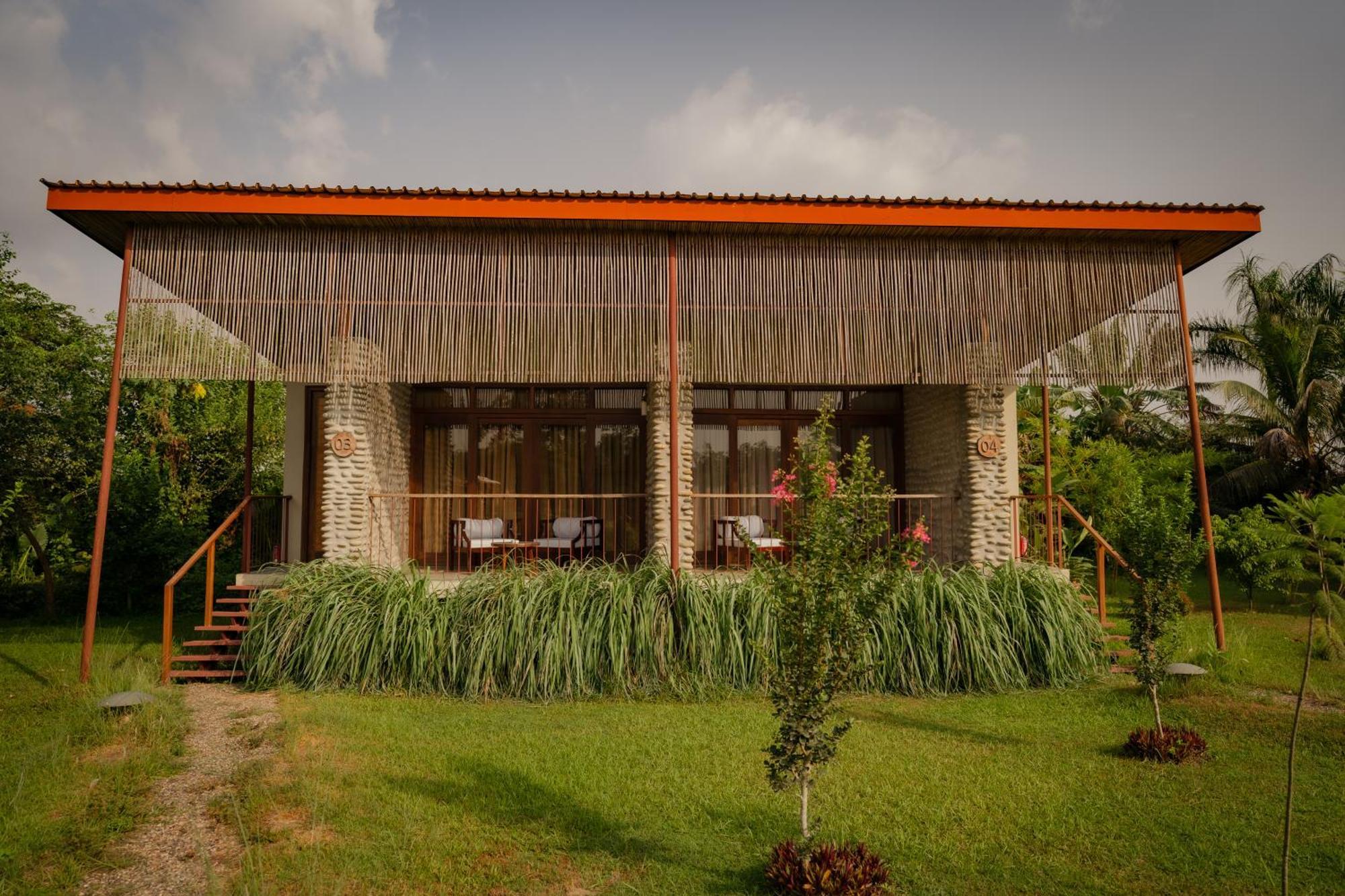 Sanctuary Chitwan National Park Buitenkant foto
